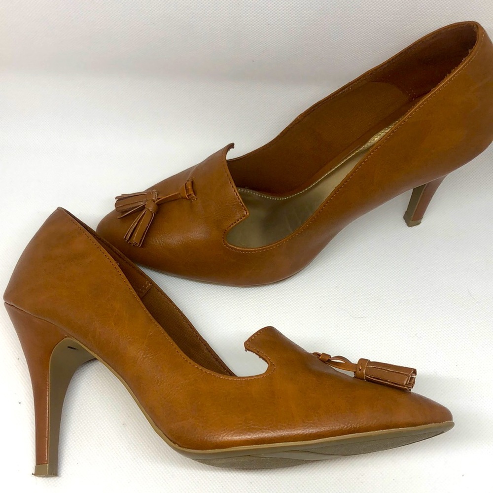 Pumps with Tassels